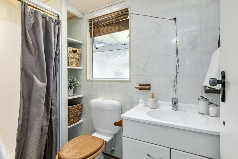 Photo of property in 33 Kairanga Crescent, Wainuiomata, Lower Hutt, 5014