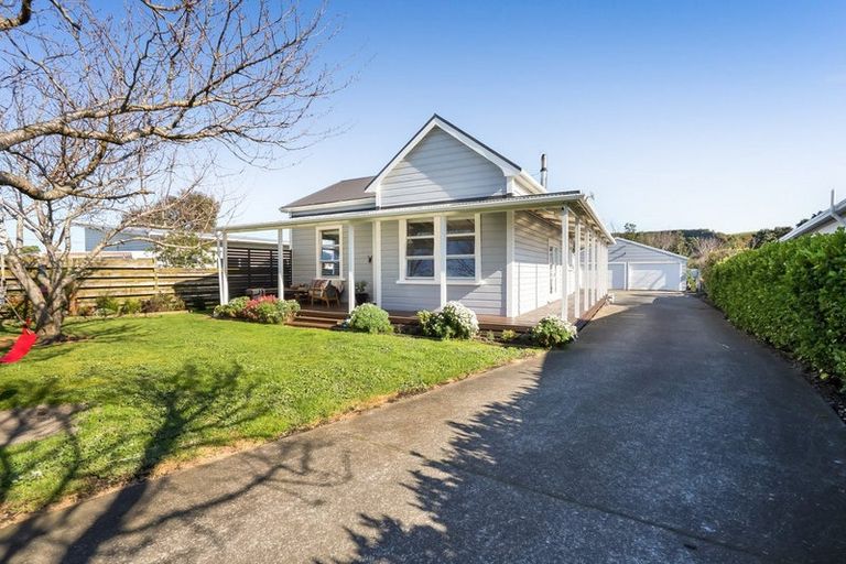Photo of property in 2 Ohawe Terrace, Ohawe, Hawera, 4671