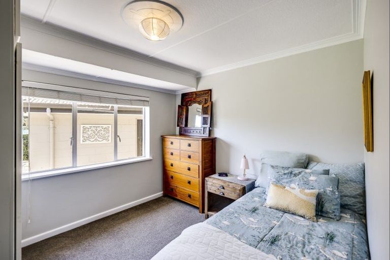 Photo of property in 28 Chester Street, Taradale, Napier, 4112