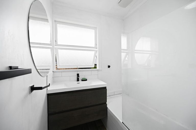 Photo of property in 10 Bremridge Place, Melville, Hamilton, 3206