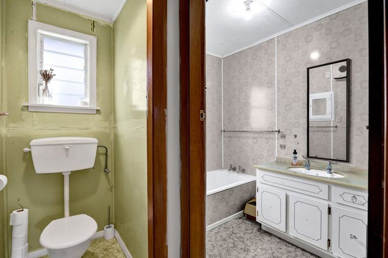 Photo of property in 42 Puriri Street, Hawera, 4610