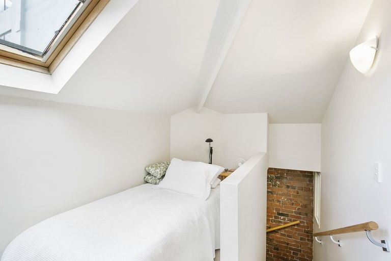 Photo of property in Courtenay Mews Apartments, 12/14u Alpha Street, Te Aro, Wellington, 6011