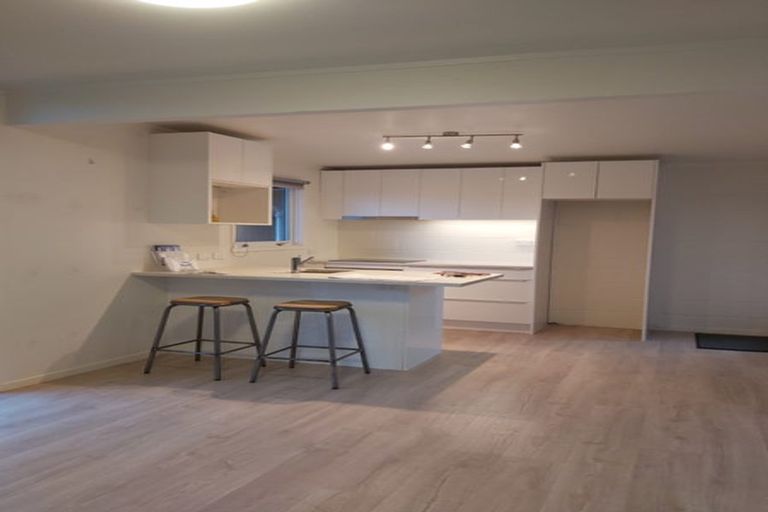 Photo of property in 2/2 Bentley Avenue, Glenfield, Auckland, 0629