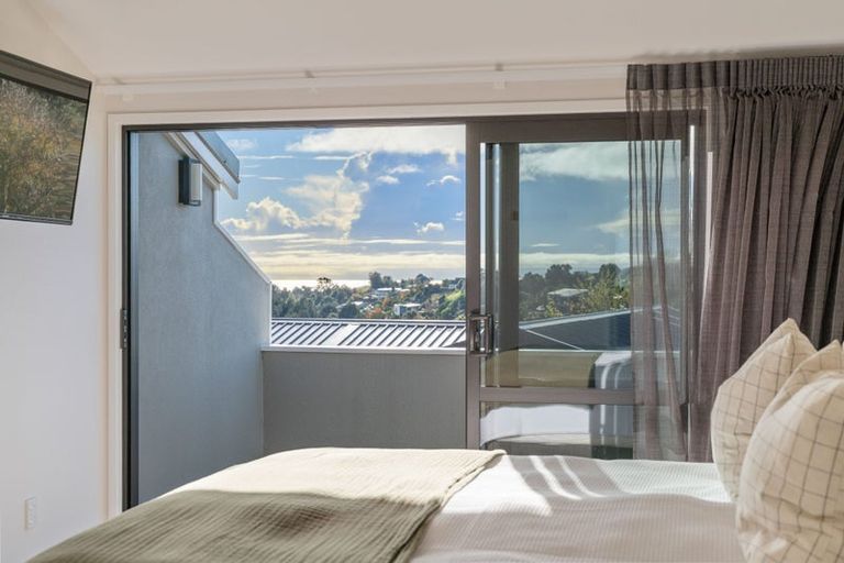 Photo of property in 64 Karina Road, Merrilands, New Plymouth, 4312