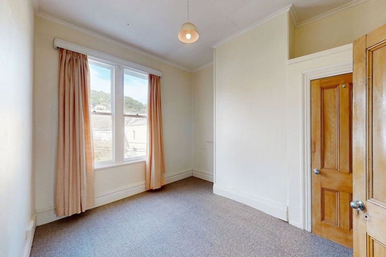 Photo of property in 55 Roxburgh Street, Mount Victoria, Wellington, 6011