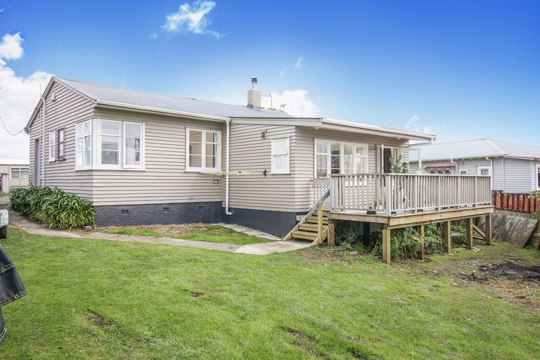 Photo of property in 309 Great North Road, Henderson, Auckland, 0612