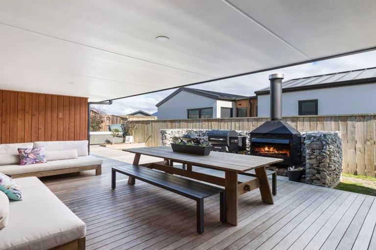 Photo of property in 15 Leicester Street, Jacks Point, 9371