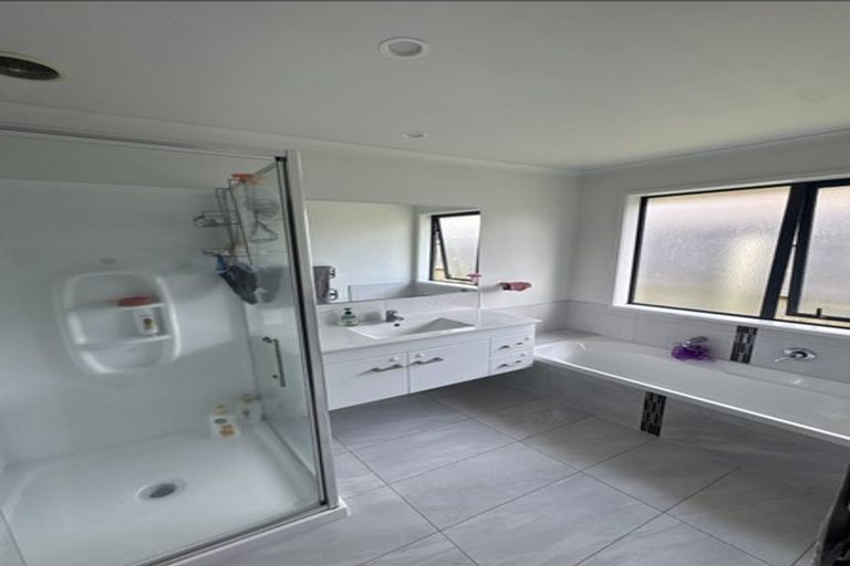 Photo of property in 56 Edgeview Crescent, Fitzroy, Hamilton, 3206