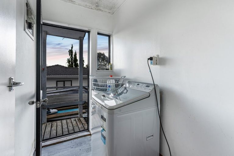 Photo of property in 7 Fernhaven Place, Massey, Auckland, 0614