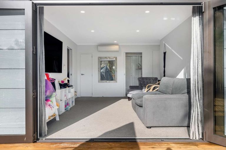 Photo of property in 2/58 James Street, Bayview, Auckland, 0629