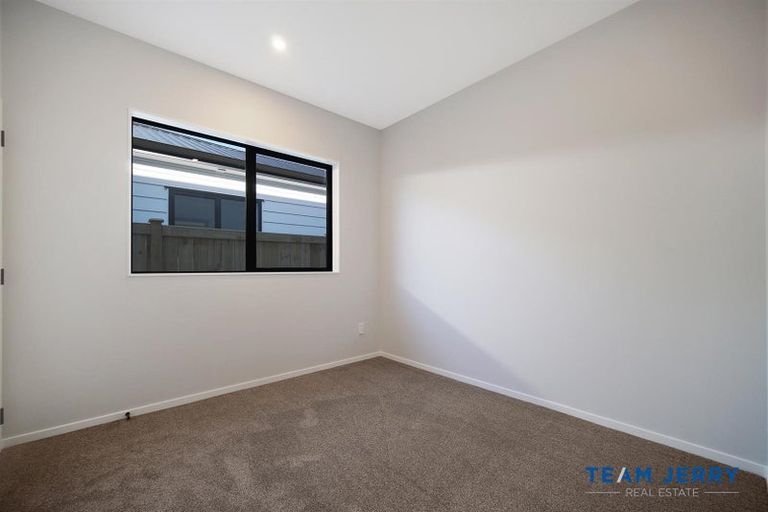 Photo of property in 43 Tributary Parade, Karaka, 2113
