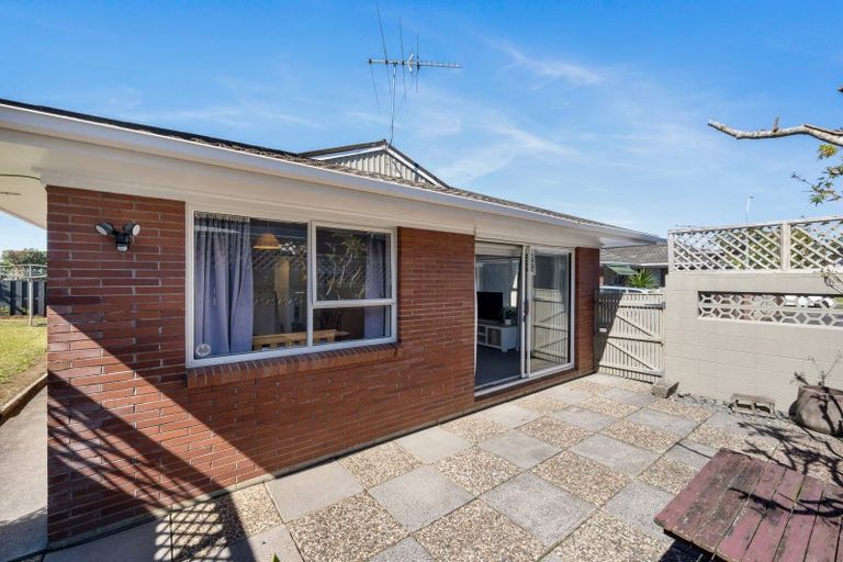 Photo of property in 2/42 Luton Avenue, Sunnyhills, Auckland, 2010