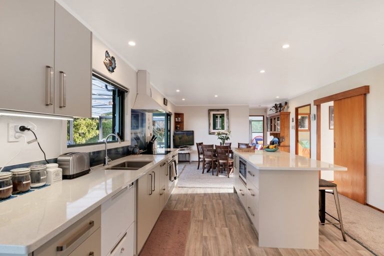 Photo of property in 117 Athenree Road, Athenree, Katikati, 3177