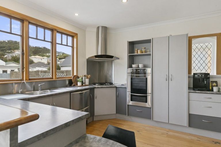 Photo of property in 255 The Parade, Island Bay, Wellington, 6023