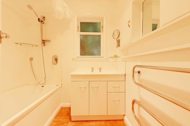 Photo of property in 62 Chamberlain Road, Karori, Wellington, 6012