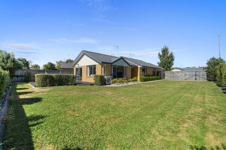 Photo of property in 9 Farnborough Drive, Nawton, Hamilton, 3200