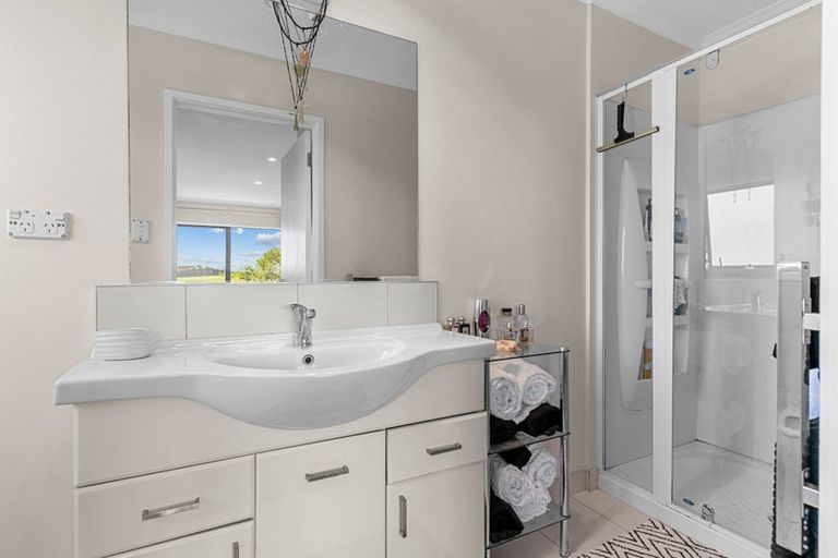 Photo of property in 11 Lupis Way, Kaiwaka, 0573