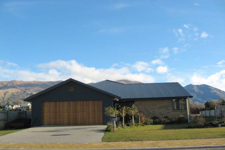 Photo of property in 130 Kings Drive, Wanaka, 9305