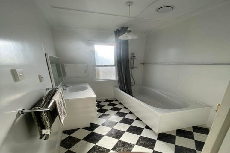 Photo of property in 13 Hobson Street, New Plymouth, 4312
