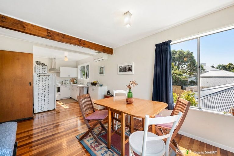 Photo of property in 172u2 Ohiro Road, Brooklyn, Wellington, 6021