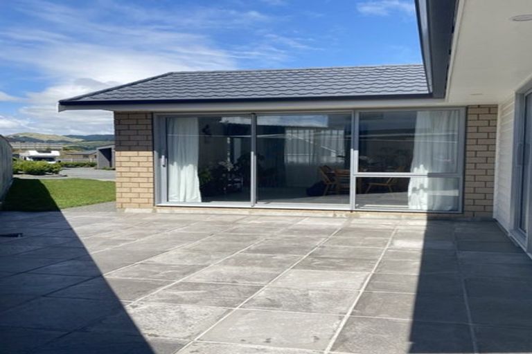 Photo of property in 59 Queen Charlotte Drive, Aotea, Porirua, 5024