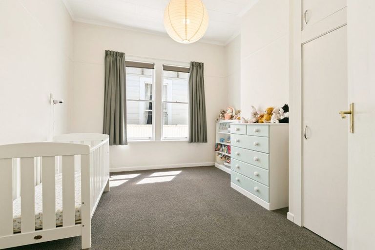 Photo of property in 54 Kilbirnie Crescent, Kilbirnie, Wellington, 6022