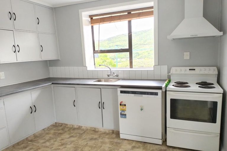 Photo of property in 15 Manor Drive, Stokes Valley, Lower Hutt, 5019