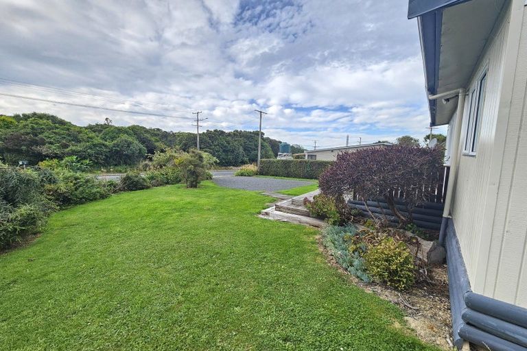 Photo of property in 1 Ngaio Street, Kaka Point, 9271