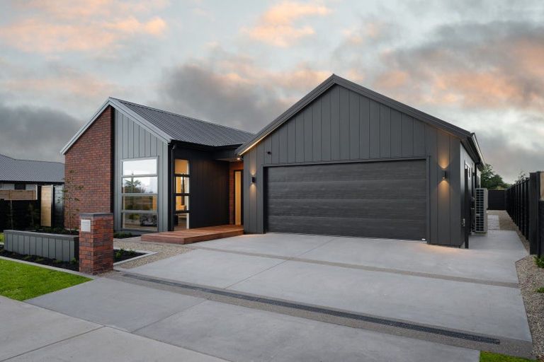 Photo of property in 52 Hugo Shaw Drive, Cambridge, 3434