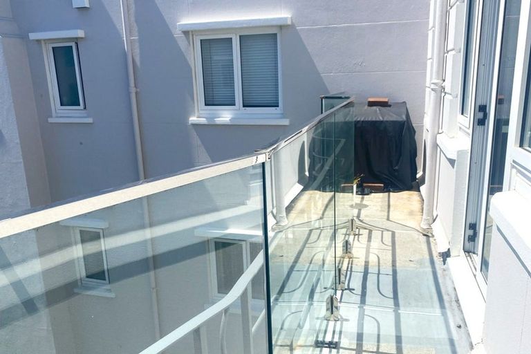 Photo of property in Fountain Court, 48u3 Oriental Parade, Oriental Bay, Wellington, 6011