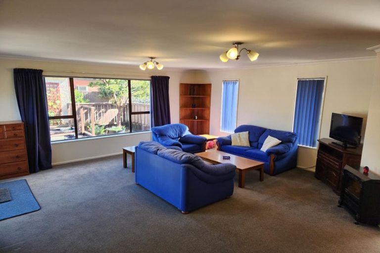 Photo of property in 12 Gatonby Place, Avonhead, Christchurch, 8042