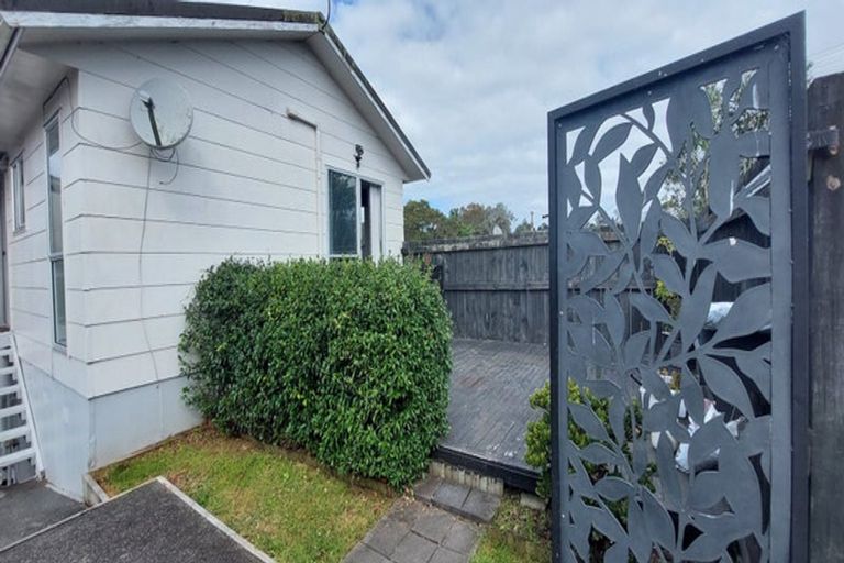 Photo of property in 1/46 Chippendale Crescent, Birkdale, Auckland, 0626