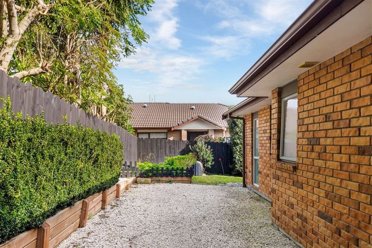 Photo of property in 10 Seamount Drive, Red Beach, 0932