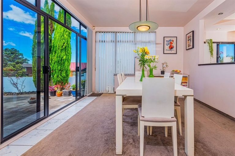 Photo of property in 38 Luckens Road, West Harbour, Auckland, 0618