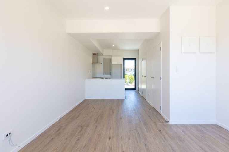 Photo of property in 3/122 Pooks Road, Ranui, Auckland, 0612
