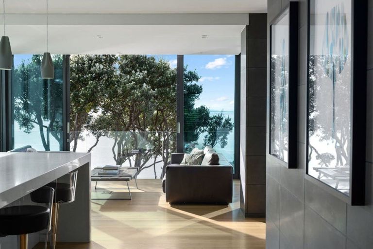 Photo of property in 41 Beach Road, Castor Bay, Auckland, 0620