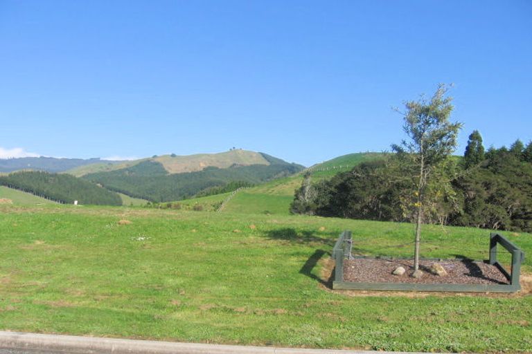 Photo of property in 95 Tarapatiki Drive, Whitianga, 3510
