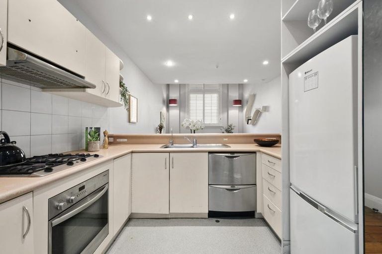 Photo of property in Whitmore Apartments, 7d Stout Street, Wellington Central, Wellington, 6011