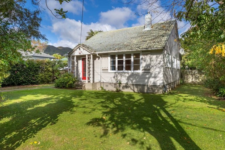 Photo of property in 72 Durham Crescent, Fairfield, Lower Hutt, 5011