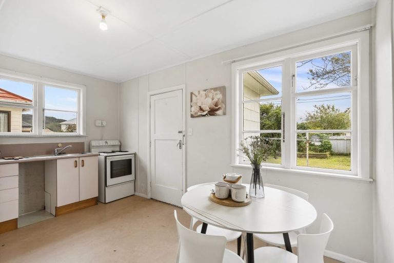 Photo of property in 53 Hewer Crescent, Naenae, Lower Hutt, 5011