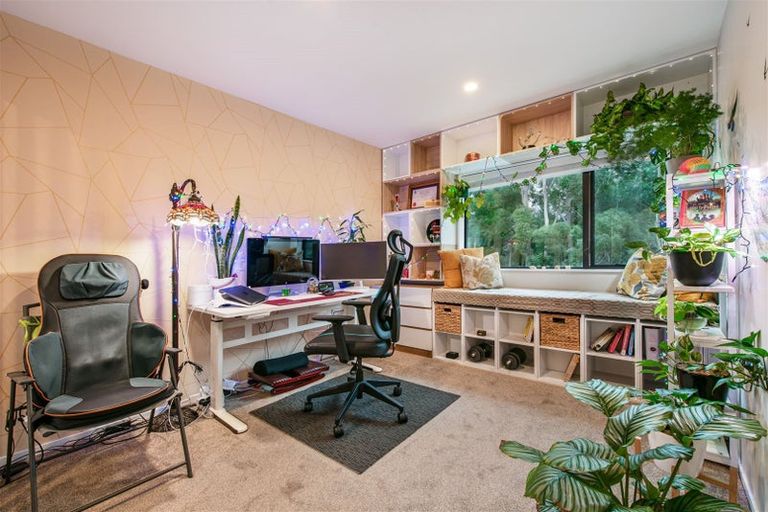 Photo of property in 11 Kaimai Avenue, Massey, Auckland, 0614