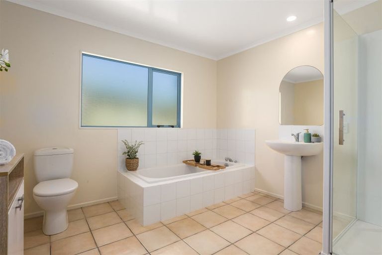 Photo of property in 60 Navigation Drive, Whitby, Porirua, 5024