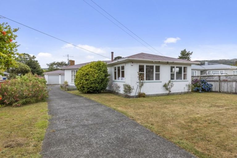 Photo of property in 54 Fraser Street, Wainuiomata, Lower Hutt, 5014
