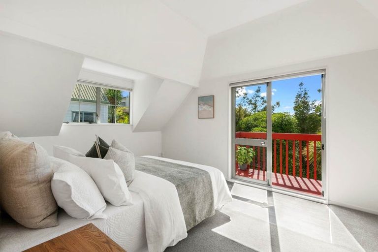 Photo of property in 4/102b Manuka Road, Bayview, Auckland, 0629