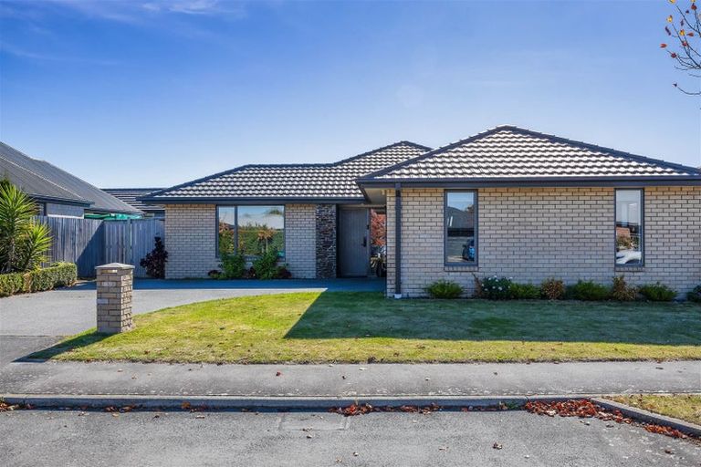 Photo of property in 89 Rannoch Drive, Broomfield, Christchurch, 8042