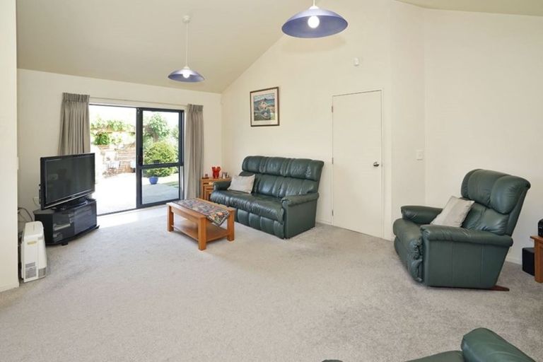 Photo of property in 11 Highbury Place, Nawton, Hamilton, 3200