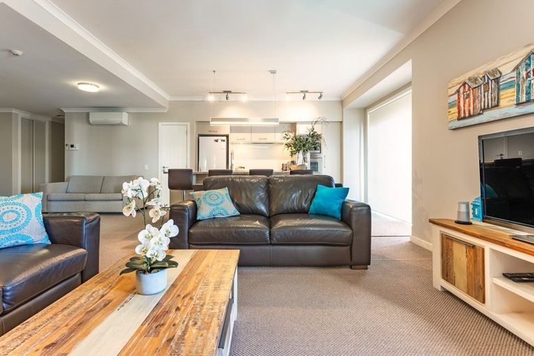 Photo of property in 102 Landmark Terrace, Orewa, 0931