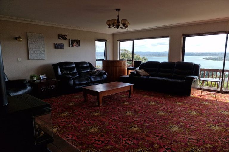 Photo of property in 4 Mayall Avenue, Beach Haven, Auckland, 0626