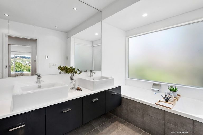 Photo of property in 16 Rama Crescent, Khandallah, Wellington, 6035