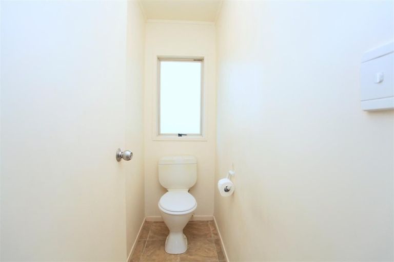 Photo of property in 2/62 Walworth Avenue, Pakuranga Heights, Auckland, 2010